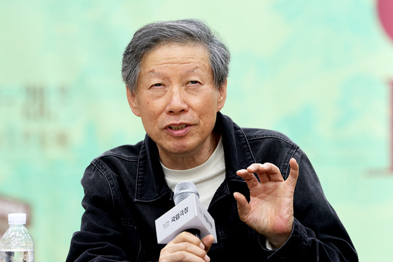 창극 '효명' 설명하는 각본가 이만희