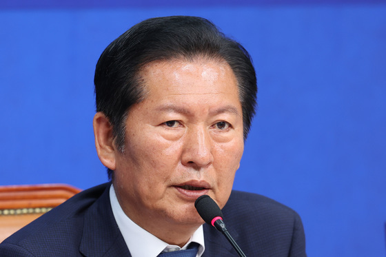 인사말하는 정청래 대표