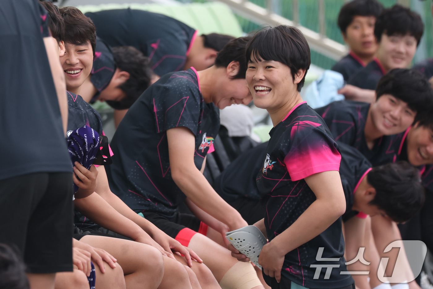 (수원=뉴스1) 김영운 기자 = 2025-26 아시아축구연맹(AFC) 여자챔피언스리그(AWCL) 4강전 수원FC위민과 내고향축구단의 경기를 하루 앞둔 19일 경기 수원시 팔달구 수 …