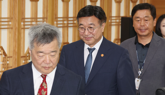 국가기록관리위원회 참석하는 윤호중 장관