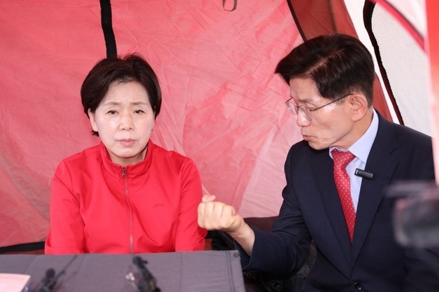 양향자, 단식 농성장 찾은 김문수·유의동과 '반도체 미래' 논의