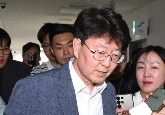 질문 받는 박정범 중노위 조정과장