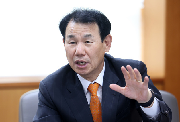 정은보 "좀비기업 300개 퇴출…코스피200 지수 편입 기업 줄여야"