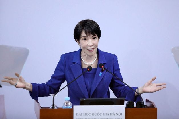 "고이즈미는 세습 꼭두각시"…다카이치측, 총재선거 여론공작 의혹
