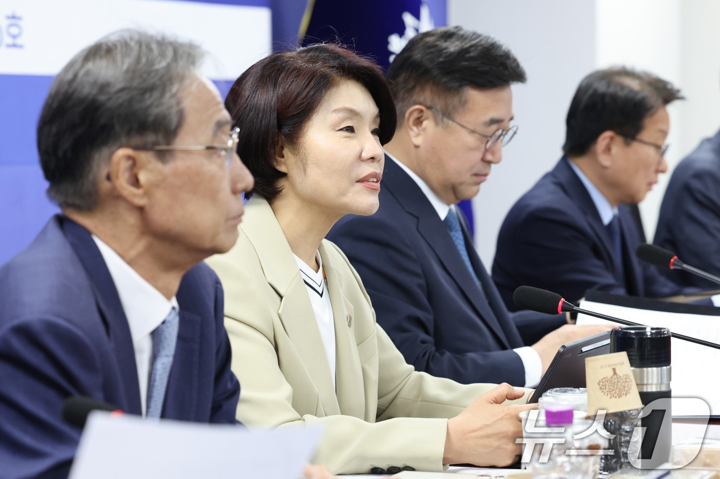 (서울=뉴스1) 신웅수 기자 = 한정애 더불어민주당 정책위의장이 20일 서울 여의도 국회 의원회관에서 열린 하천계곡 정비 관련 당정협의에서 발언하고 있다. 2026.5.20/뉴스1 …