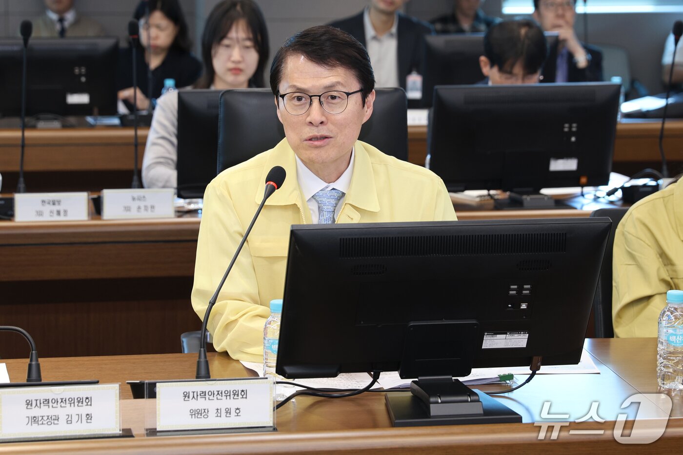 본문 이미지 - 최원호 원자력안전위원회 위원장이 지난 19일 울산 울주군 새울 원자력발전소에서 출입기자단과 현장 간담회를 갖고 있다. (원자력안전위원회 제공. 재판매 및 DB금지) 2026.05.20/뉴스1
