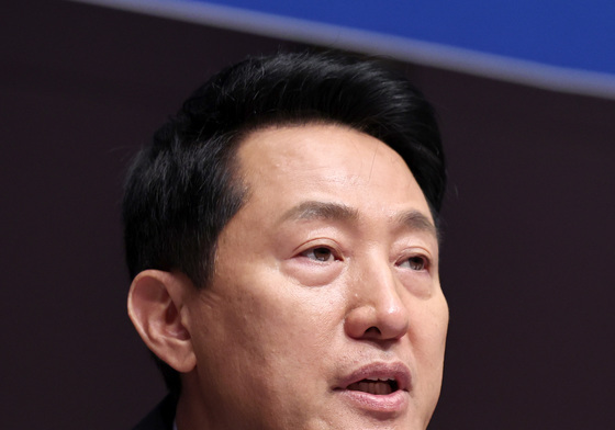 발언하는 오세훈 후보