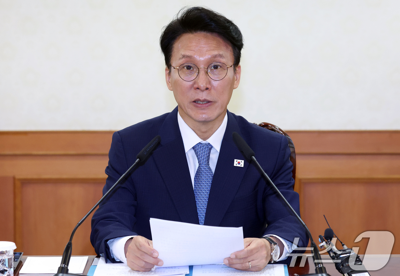 (서울=뉴스1) 김명섭 기자 = 김민석 국무총리가 20일 오전 서울 종로구 세종대로 정부서울청사에서 열린 공명선거 관계장관회의에서 모두 발언을 하고 있다. 2026.5.20/뉴스1 …