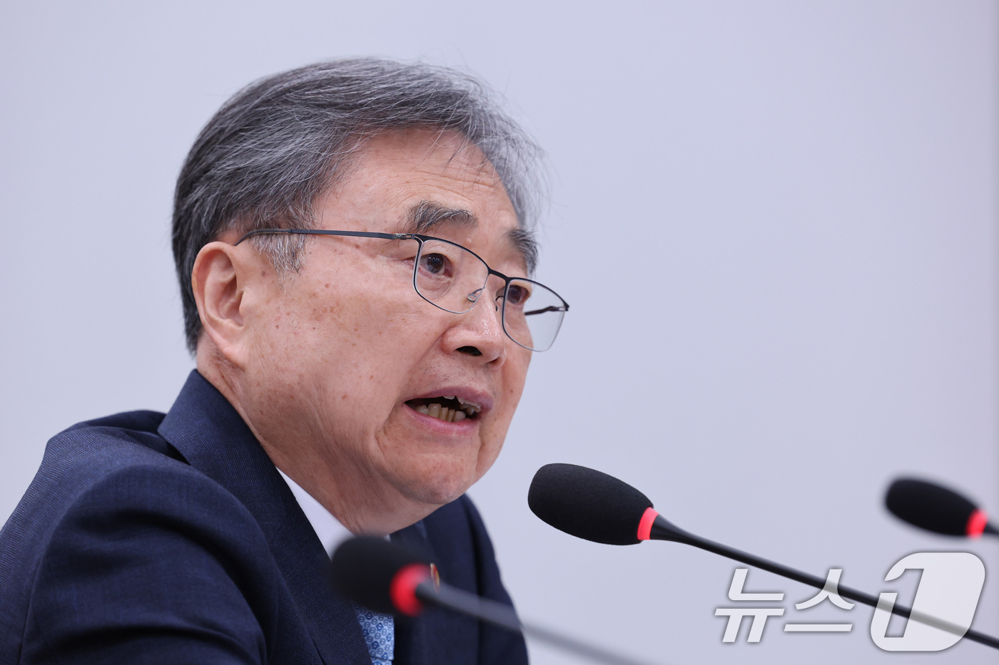 (서울=뉴스1) 신웅수 기자 = 조현 외교부 장관이 20일 서울 여의도 국회 외교통일위원회에서 열린 나무호 사건 현안질의에서 의원 질의에 답변하고 있다. 2026.5.20/뉴스1