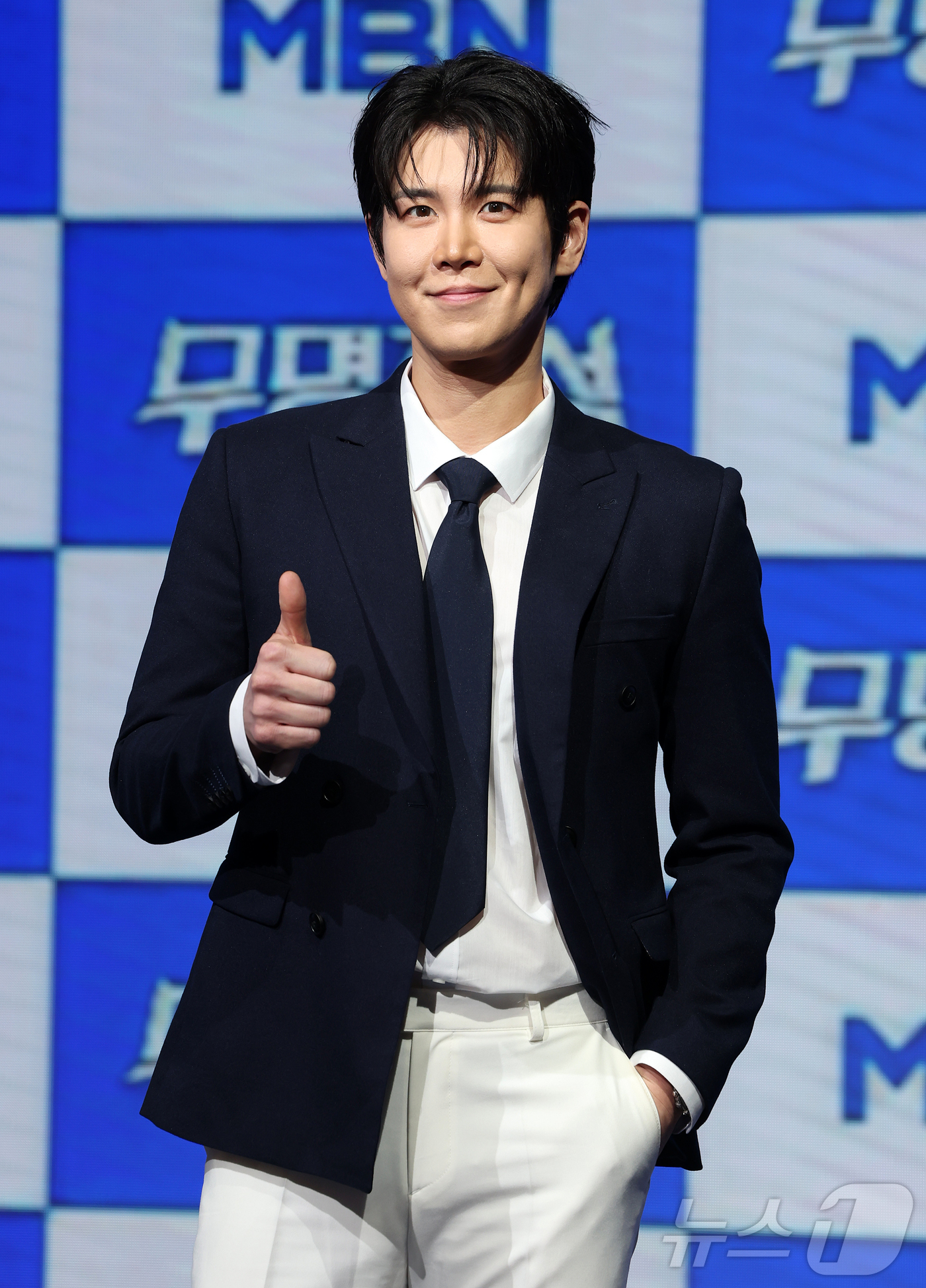 (서울=뉴스1) 김진환 기자 = MBN 트롯 오디션 ‘무명전설-트롯 사내들의 서열전쟁’ TOP3을 차지한 가수 장한별이 20일 서울 마포구 쇼킹케이팝센터에서 열린 톱7 기자간담회에 …