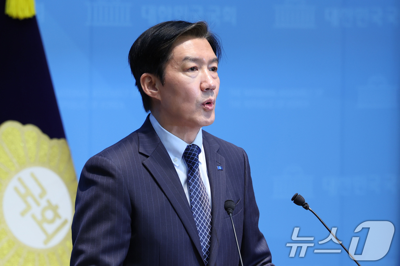 (서울=뉴스1) 신웅수 기자 = 조국 조국혁신당 대표가 20일 서울 여의도 국회 소통관에서 6.3 지방선거 관련 기자회견을 하고 있다. 2026.5.20/뉴스1