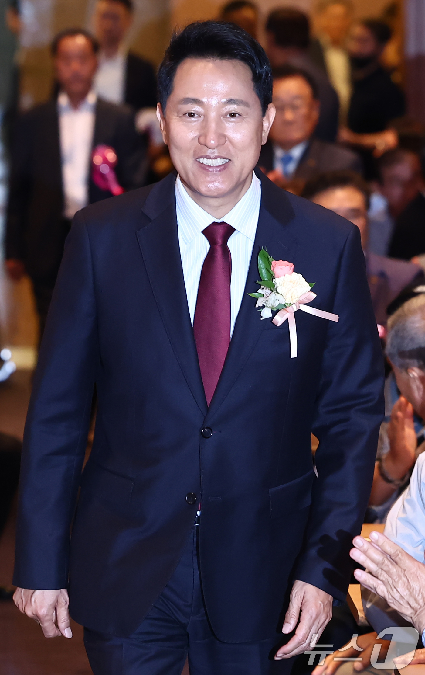 (서울=뉴스1) 김민지 기자 = 오세훈 국민의힘 서울시장 후보가 20일 서울 송파구 교통회관에서 열린 서울시 개인택시운송사업조합 제56주년 창립기념식에 참석하고 있다. 2026.5 …