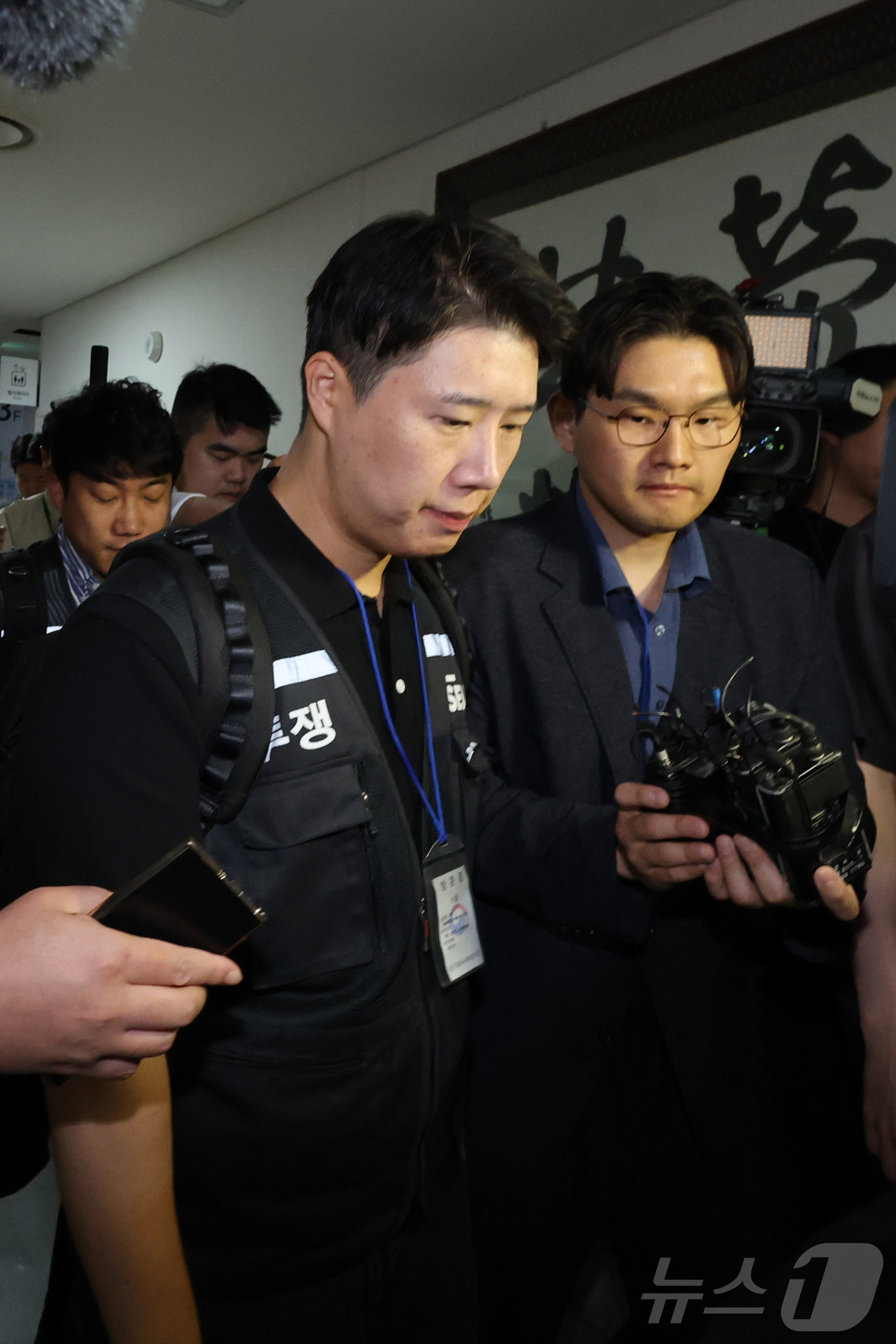 (세종=뉴스1) 김기남 기자 = 최승호 삼성그룹 초기업노동조합 삼성전자지부 위원장이 총파업 예고시점을 하루 앞둔 20일 정부세종청사 중앙노동위원회에서 노사협상 결렬에 따른 총파업 …