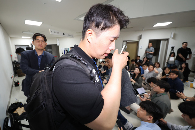 삼성전자 노·사협상 결렬, 협상장 떠나는 최승호 위원장