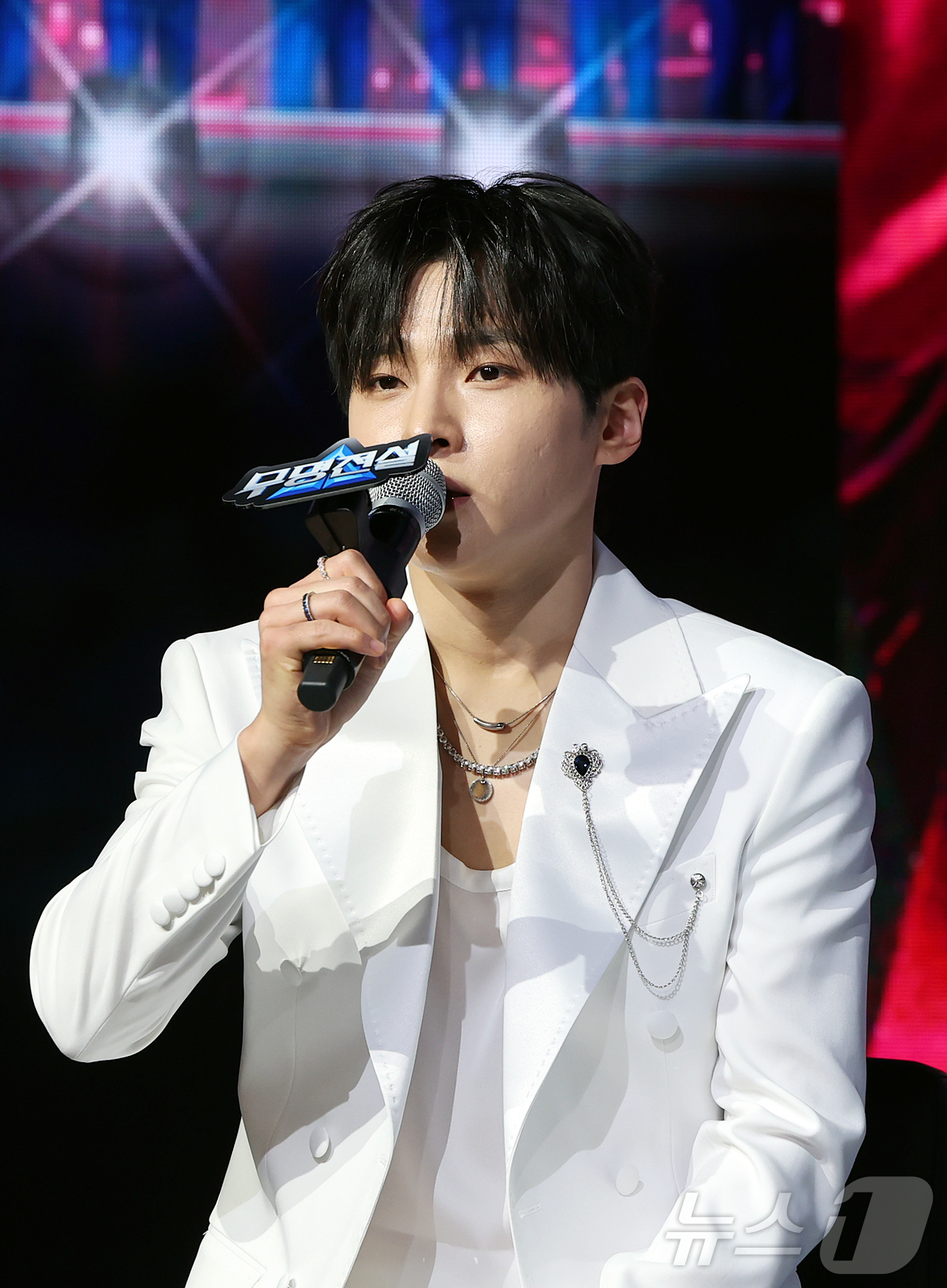 (서울=뉴스1) 김진환 기자 = MBN 트롯 오디션 ‘무명전설-트롯 사내들의 서열전쟁’에서 우승을 차지한 가수 성리가 20일 서울 마포구 쇼킹케이팝센터에서 열린 톱7 기자간담회에 …
