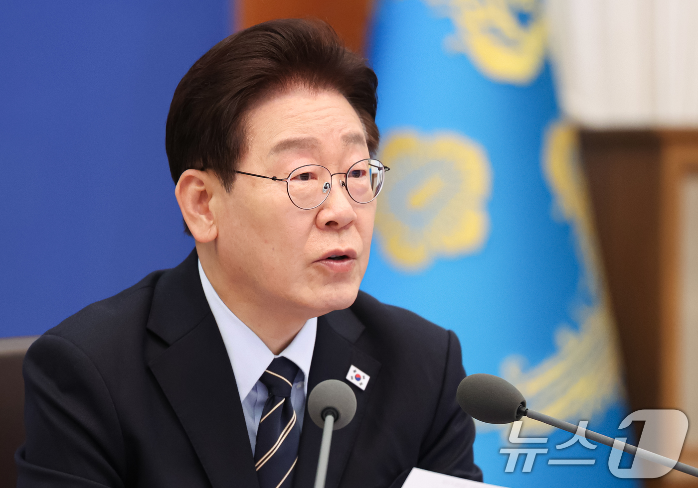 (서울=뉴스1) 허경 기자 = 이재명 대통령이 20일 청와대에서 열린 제22회 국무회의 겸 제9차 비상경제점검회의에서 발언을 하고 있다. 2026.5.20/뉴스1