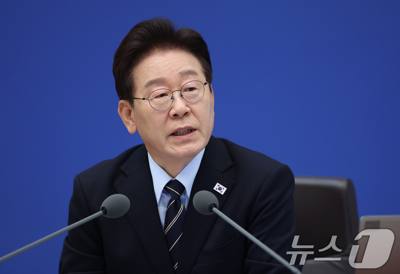 (서울=뉴스1) 허경 기자 = 이재명 대통령이 20일 청와대에서 열린 제22회 국무회의 겸 제9차 비상경제점검회의에서 발언을 하고 있다. 2026.5.20/뉴스1