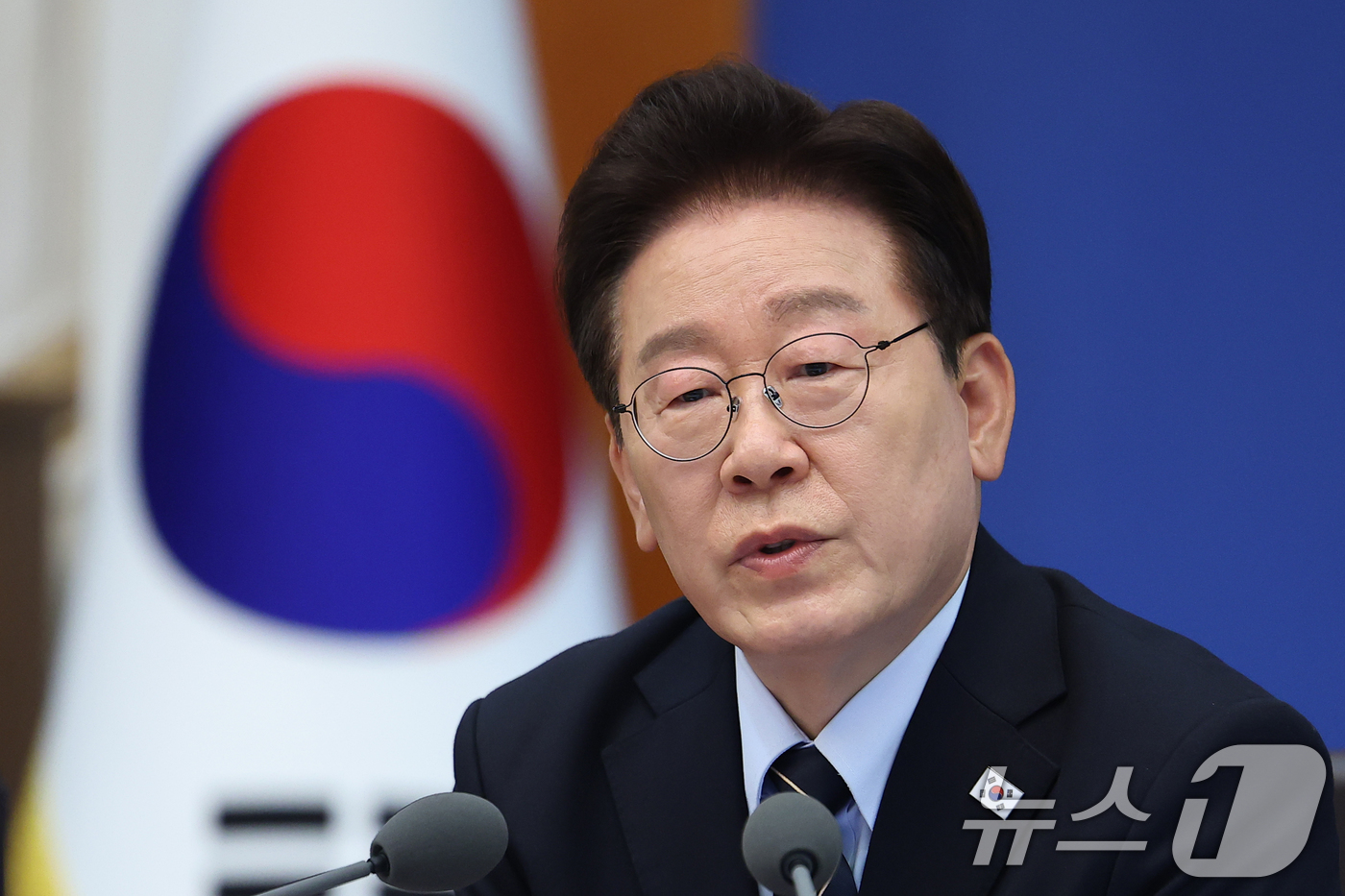 (서울=뉴스1) 허경 기자 = 이재명 대통령이 20일 청와대에서 열린 제22회 국무회의 겸 제9차 비상경제점검회의에서 발언을 하고 있다. 2026.5.20/뉴스1