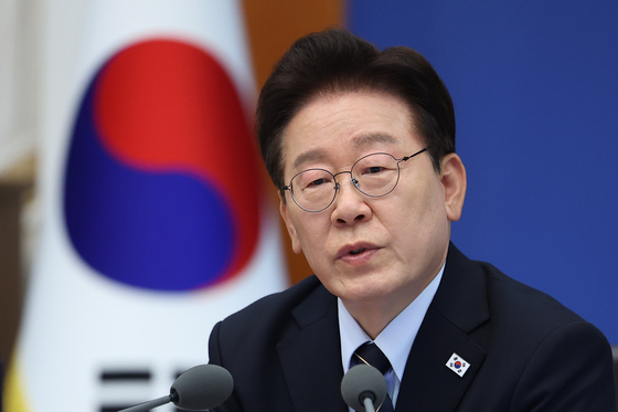 李대통령, 부정행위 신고포상금 일반법률 제정 추진 지시