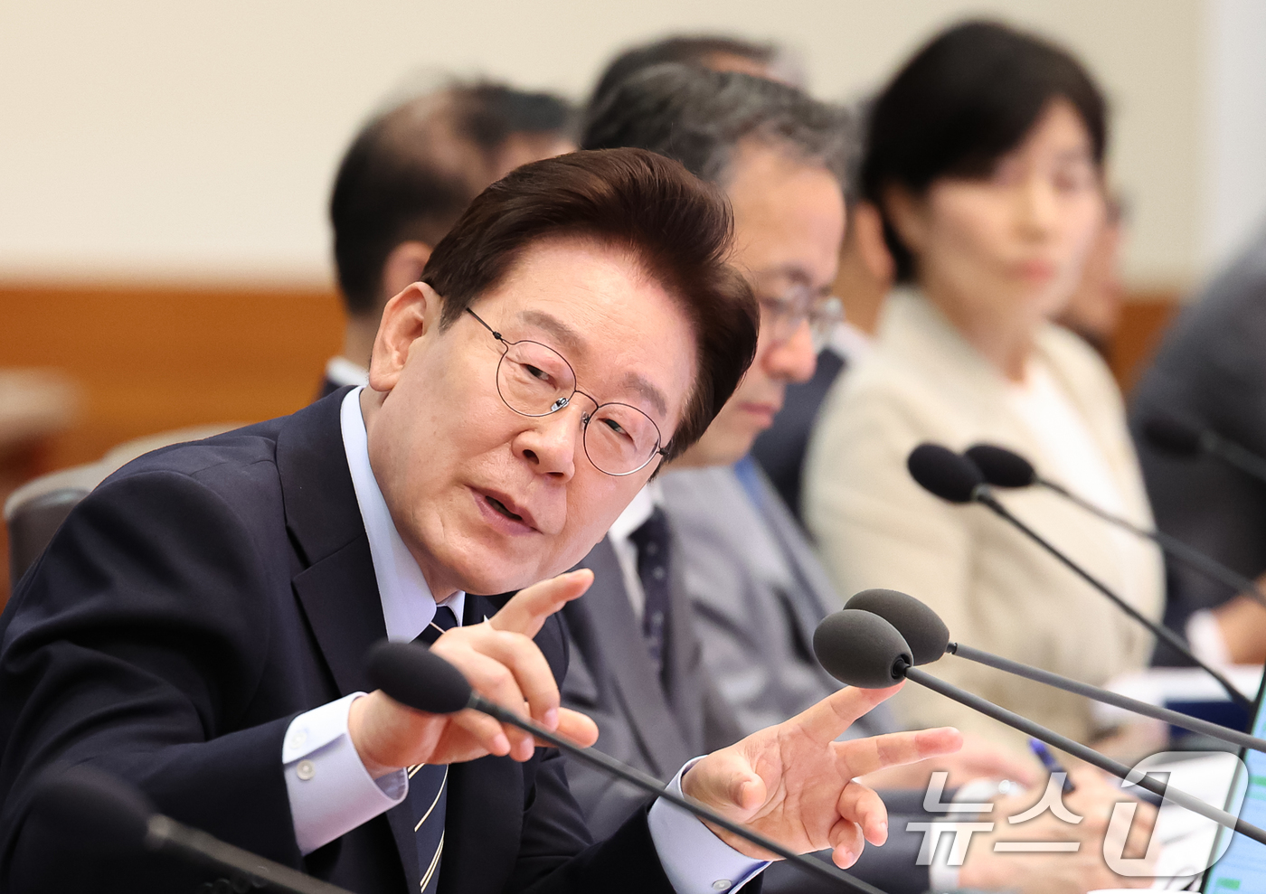 (서울=뉴스1) 허경 기자 = 이재명 대통령이 20일 청와대에서 열린 제22회 국무회의 겸 제9차 비상경제점검회의에서 발언을 하고 있다. 2026.5.20/뉴스1