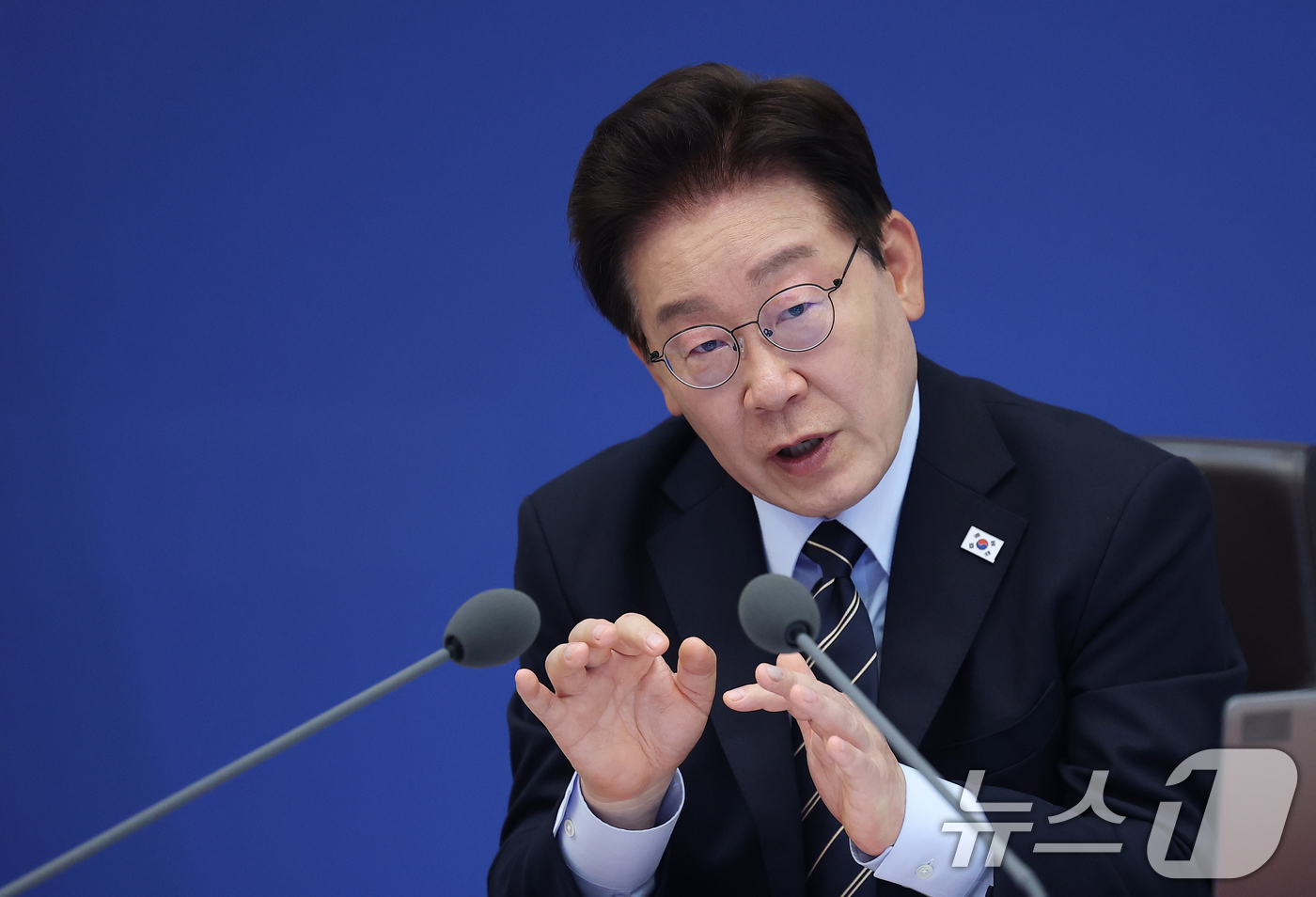 (서울=뉴스1) 허경 기자 = 이재명 대통령이 20일 청와대에서 열린 제22회 국무회의 겸 제9차 비상경제점검회의에서 발언을 하고 있다. 2026.5.20/뉴스1