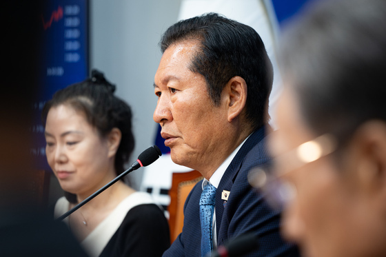 발언하는 정청래 민주당 대표