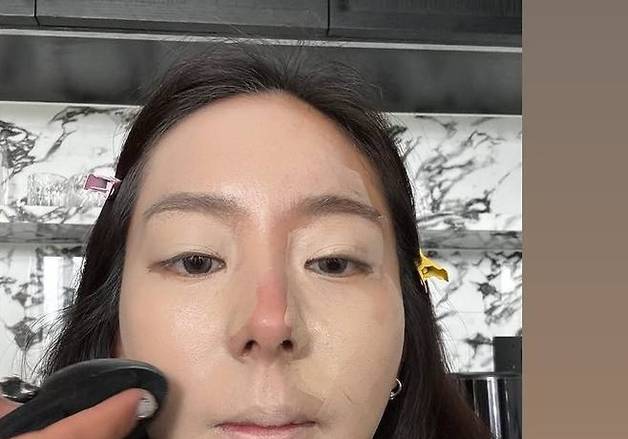 유이 맞아, 中 '도우인 메이크업'에 당황했지만…완벽 변신 속 '화려 그 자체'