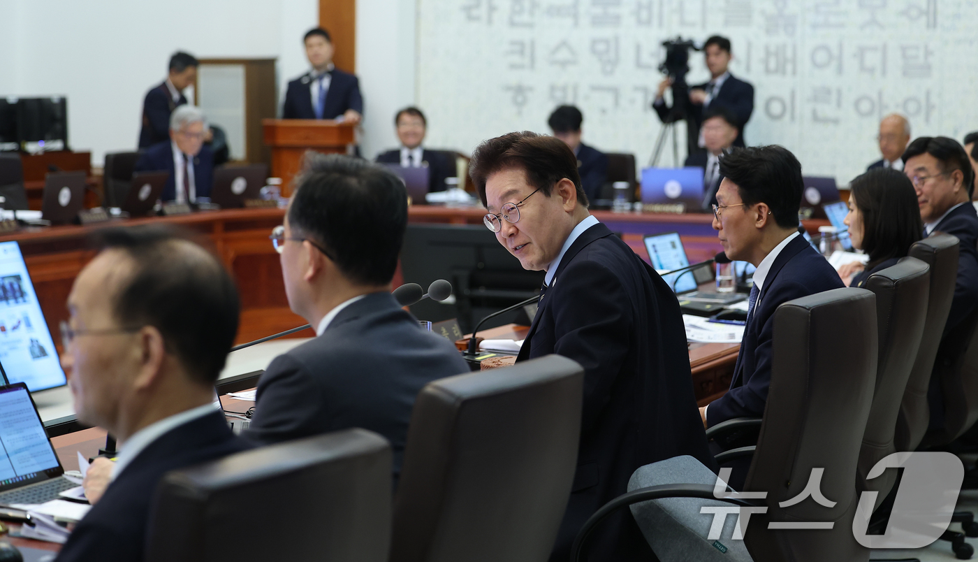 (서울=뉴스1) 허경 기자 = 이재명 대통령이 20일 청와대에서 열린 제22회 국무회의 겸 제9차 비상경제점검회의에서 발언을 하고 있다. 2026.5.20/뉴스1