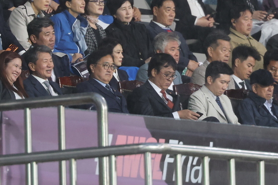 경기 관전하는 정몽규 회장·우원식 의장·최휘영 장관·유승민 회장