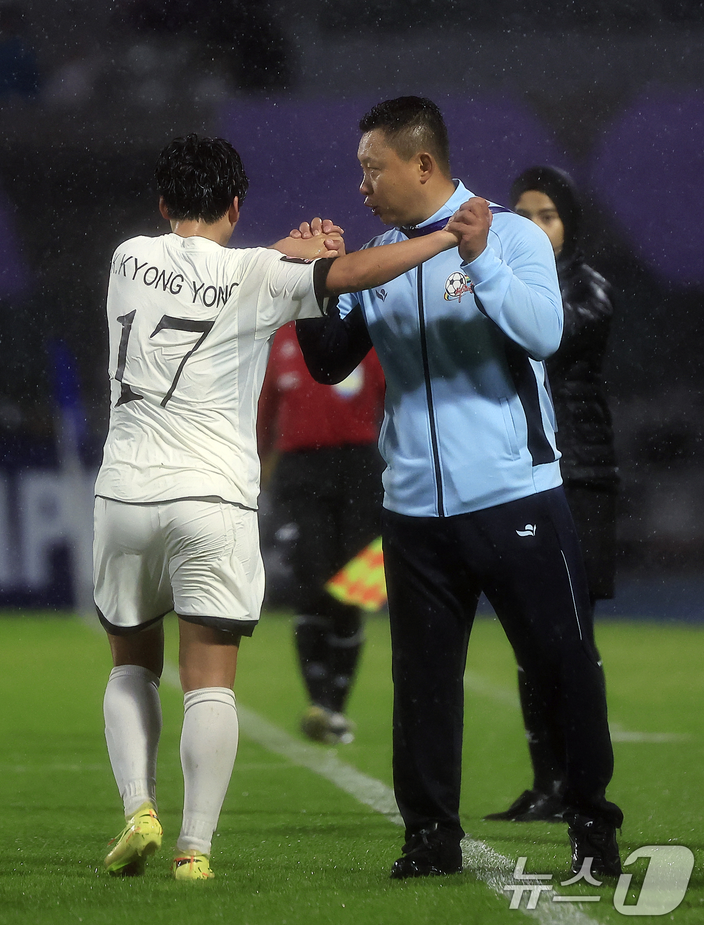(수원=뉴스1) 박정호 기자 = 20일 오후 경기도 수원시 장안구 경수대로 수원종합운동장에서 열린 2025-2026 아시아축구연맹(AFC) 여자 챔피언스리그(AWCL) 4강 수원F …