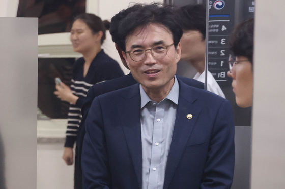 삼성전자 노사 교섭장 향하는 권창준 차관