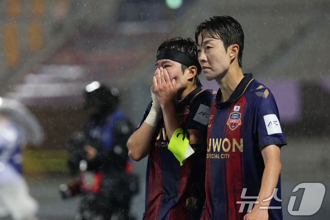 (수원=뉴스1) 박지혜 기자 = 20일 경기 수원시 수원종합운동장에서 열린 2025-2026 아시아축구연맹(AFC) 여자 챔피언스리그(AWCL) 4강 수원FC 위민과 북한 내고향여 …