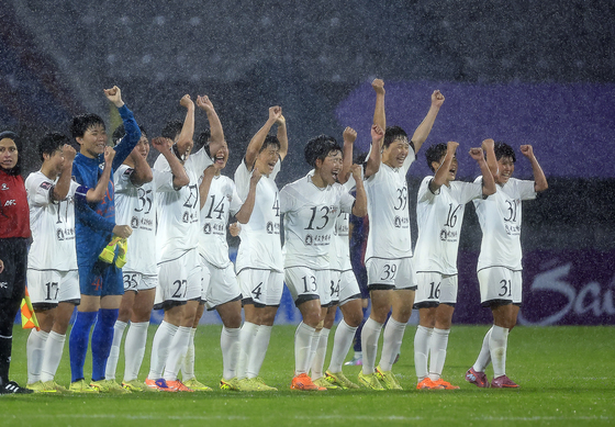 환호하는 내고향여자축구단