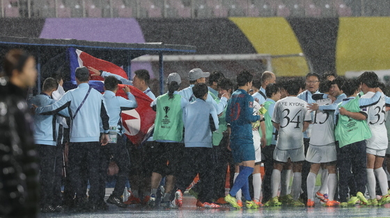 기뻐하는 내고향여자축구단