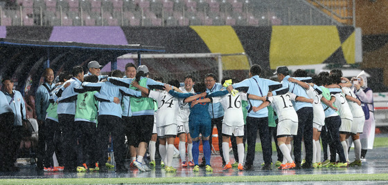 北 내고향여자축구단 '승리의 기쁨'