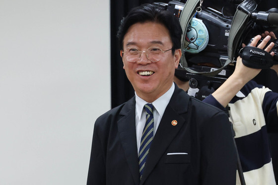 노사 신뢰 쌓은 노동장관, '깨진 판' 살렸다…구원투수로 등판해 협상 반전