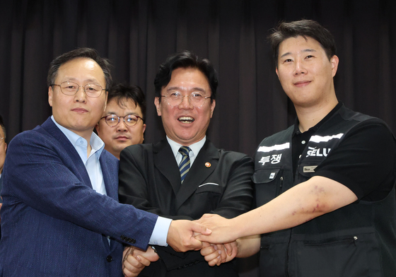 삼성전자 노사, 반도체 특별성과급 도입 합의…총파업 유보(상보)