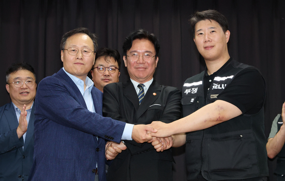 경제계 "삼성전자 노사 성과급 잠정합의 다행…韓 경제 전반에 큰 의미"