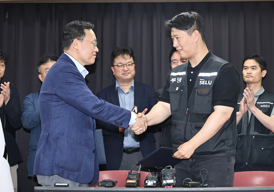 삼전 협상 타결…與 "대승적 결단 환영" 野 "앞으로 파업 줄줄"(종합)