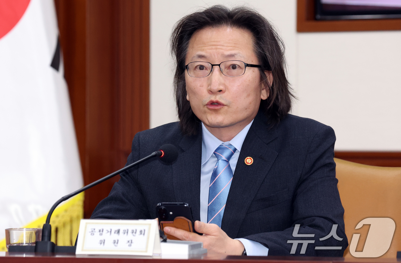 (서울=뉴스1) 김명섭 기자 = 주병기 공정거래위원장이 21일 서울 종로구 세종대로 정부서울청사에서 열린 민생물가 특별관리 관계장관 TF 및 제 268차 대외경제장관회의에서 모두 …