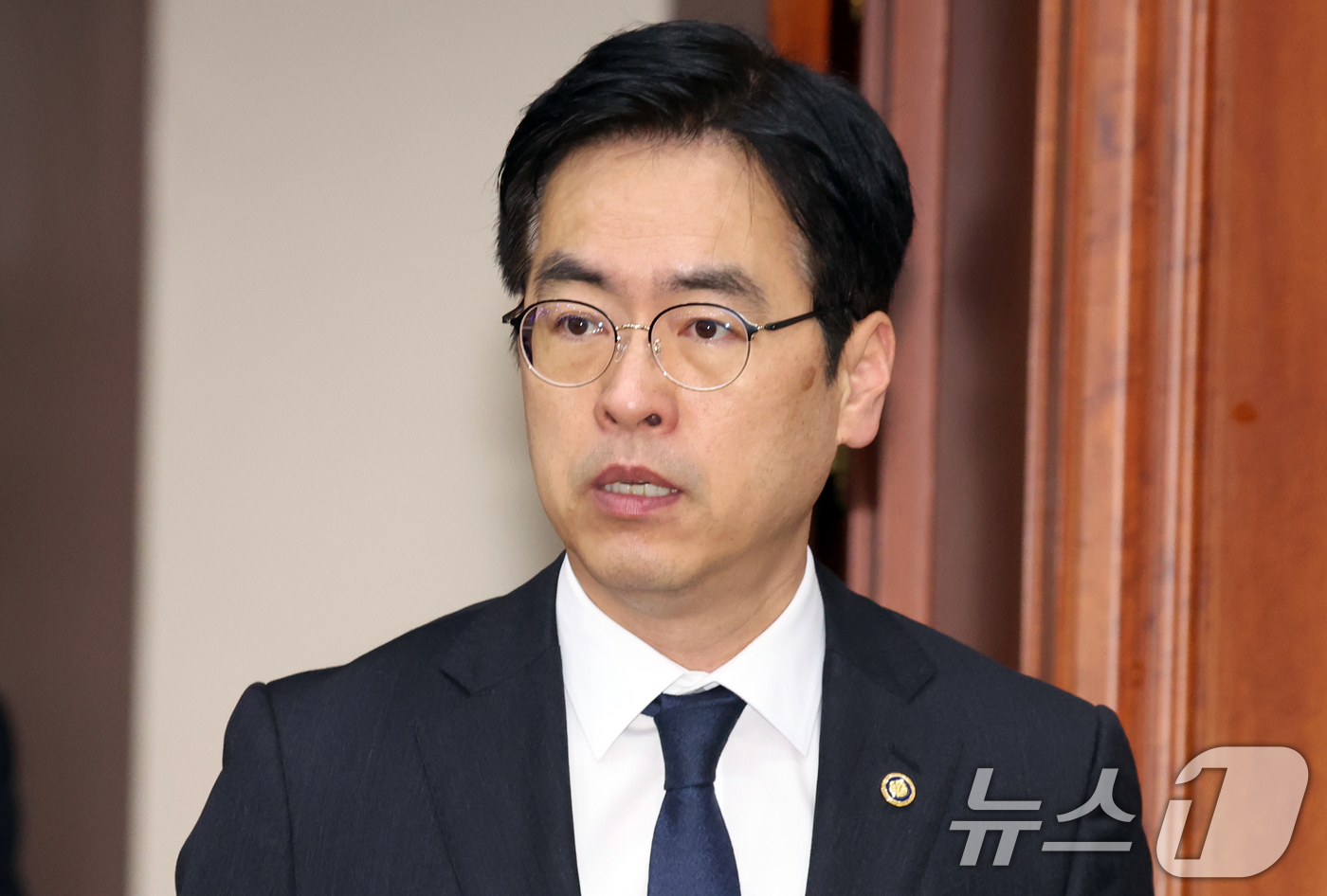 (서울=뉴스1) 김명섭 기자 = 김민재 행정안전부 차관이 21일 서울 종로구 세종대로 정부서울청사에서 열린 민생물가 특별관리 관계장관 TF 및 제 268차 대외경제장관회의에 참석하 …