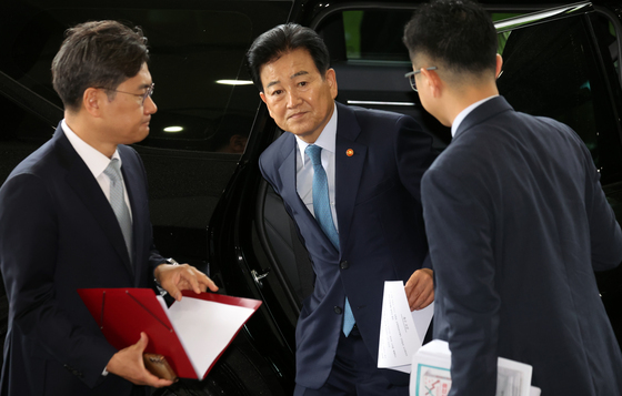 정동영 통일부 장관 출근길