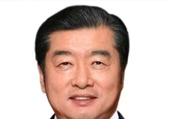 '성폭행 시도' 김용만 김가네 회장 1심 징역 3년·집유 5년