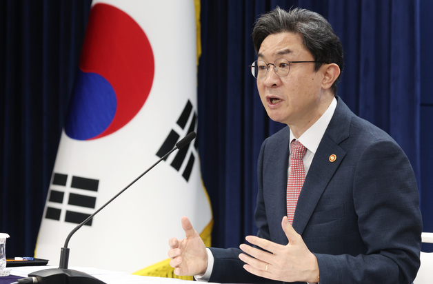 [기자의 눈] 9년간 떠돈 '유령 규제' 금가분리…당국은 답해야 한다