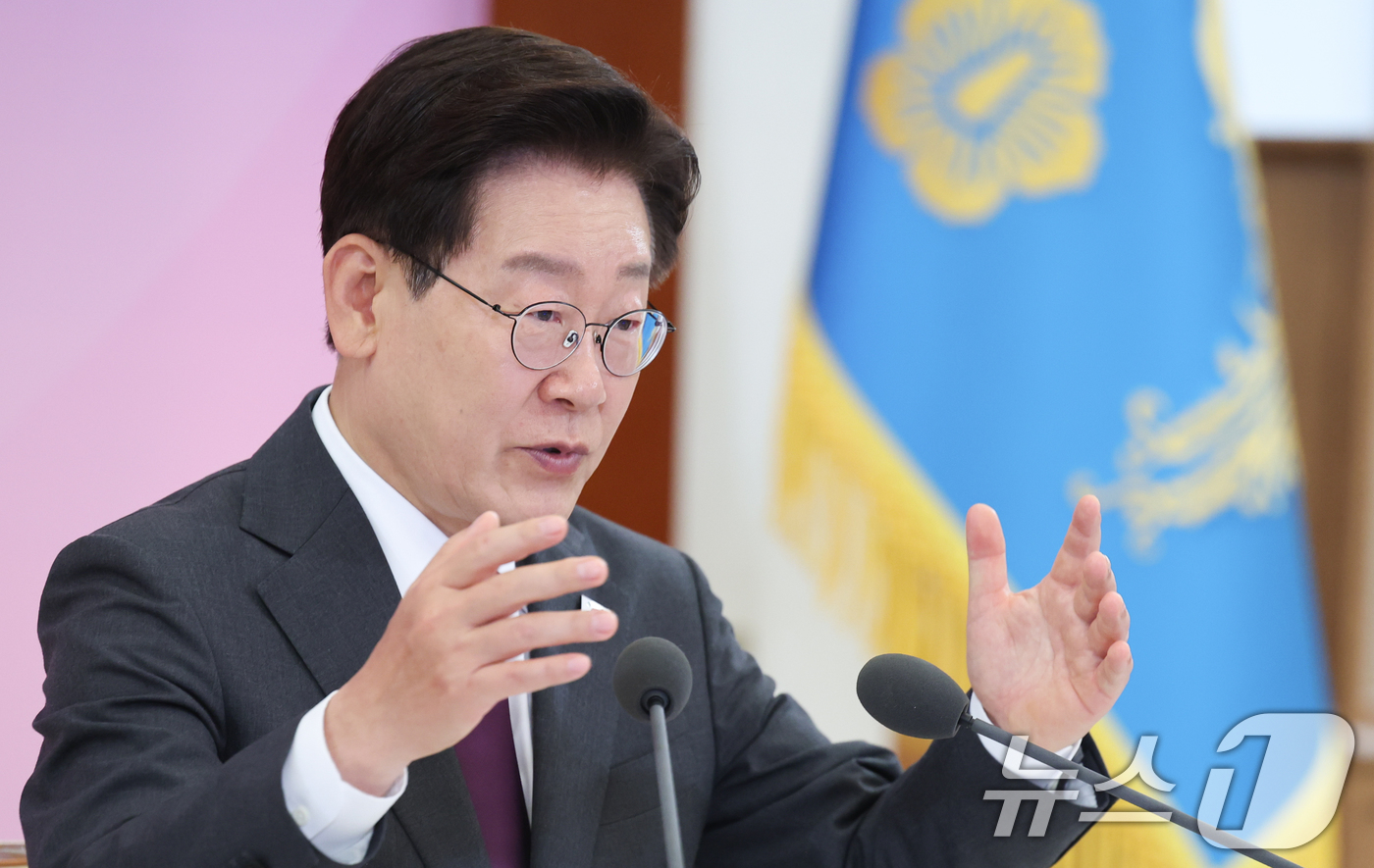 (서울=뉴스1) 이재명 기자 = 이재명 대통령이 21일 청와대에서 열린 대통령 자문회의·위원회 간담회에서 발언하고 있다. 2026.5.21/뉴스1