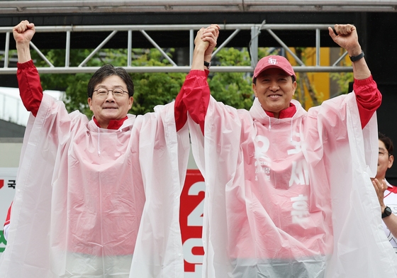 첫 거리유세 나선 오세훈 후보