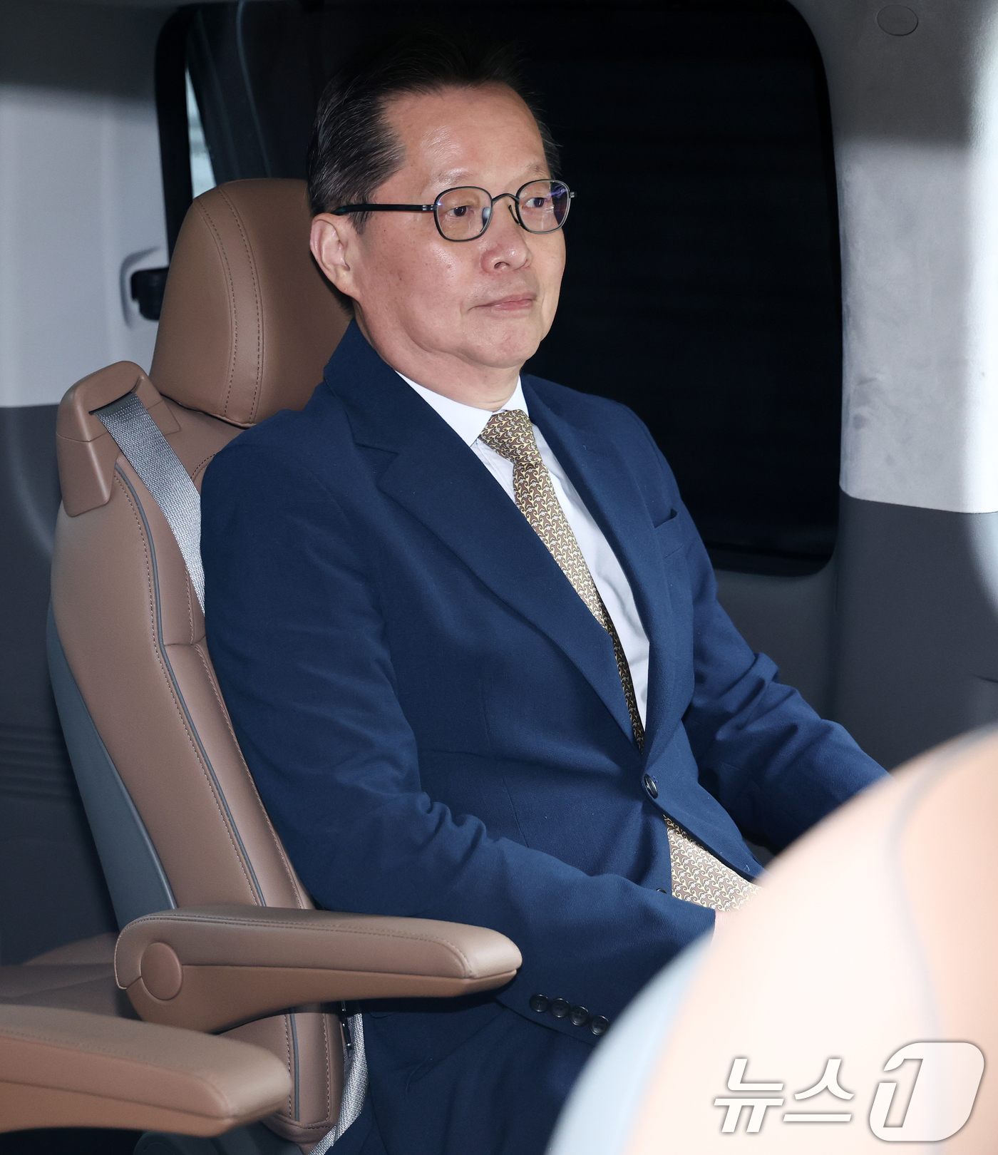 (서울=뉴스1) 최지환 기자 = 12.3 비상계엄과 관련해 내란선전 혐의를 받는 이은우 전 한국정책방송원(KTV) 원장이 21일 오후 서울 서초구 서울중앙지방법원에서 열린 구속 전 …