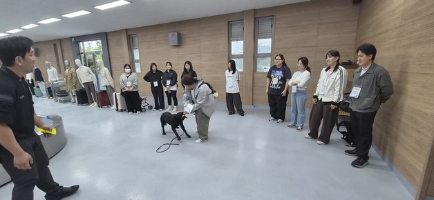 관세청, 탐지견 아카데미 개최…전국 반려동물 관련 학생 대상
