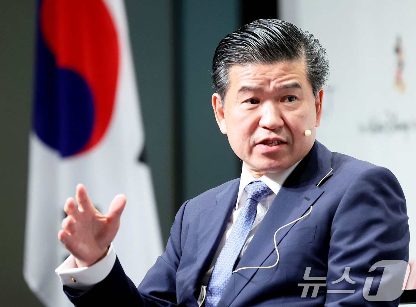 (서울=뉴스1) 조연우 인턴기자 = 제임스 김 주한미국상공회의소(AMCHAM) 회장이 21일 오전 서울 용산구 그랜드 하얏트에서 열린 오찬 간담회에서 믹 멀베이니 트럼프 정부 1기 …