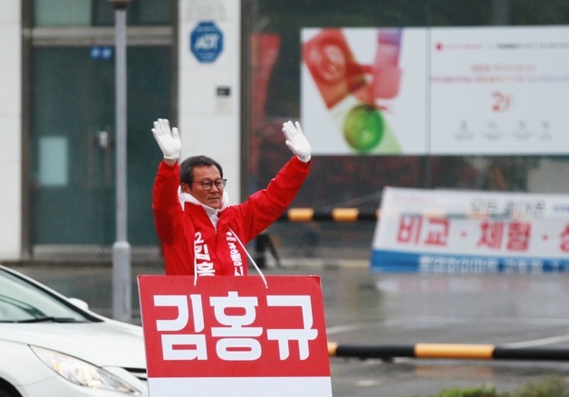 김홍규 후보 "중단 없는 강릉 발전"…공식 선거운동 시작
